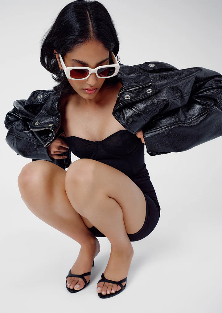 Daisy Black Como - Image 2