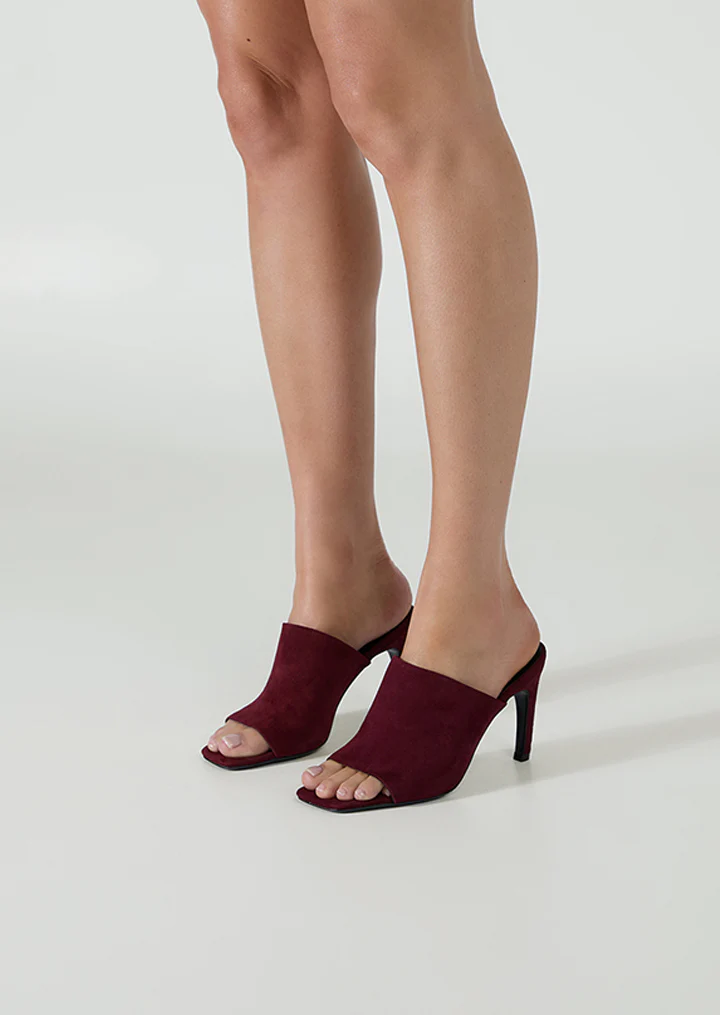 Mustang Vino Suede - Image 2